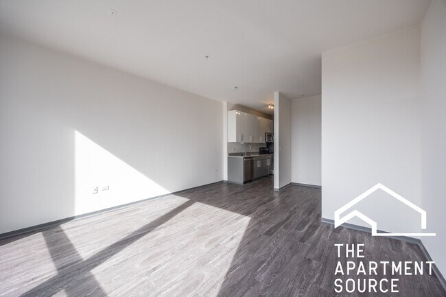 Building Photo - 2340 N California Ave