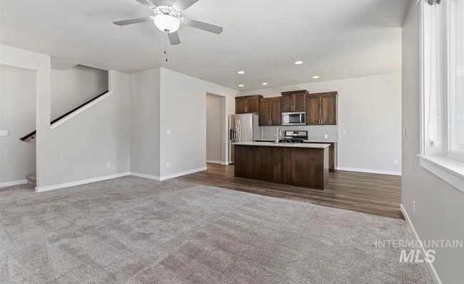 Building Photo - Stunning 4-Bedroom Home with Privacy & Low-Maintenance Living in Verado