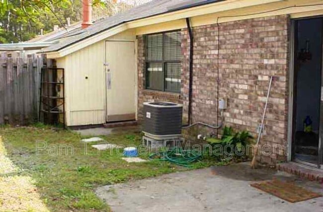 Building Photo - 1 Flowering Peach Ct