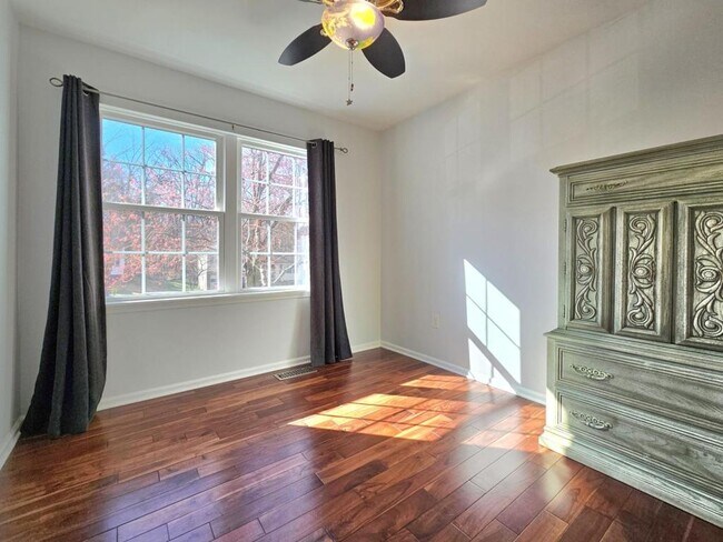 Building Photo - 11930 Cotton Mill Dr