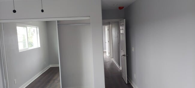 Building Photo - 3128 E 20th St