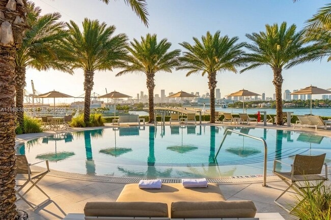 Building Photo - 450 Alton Rd