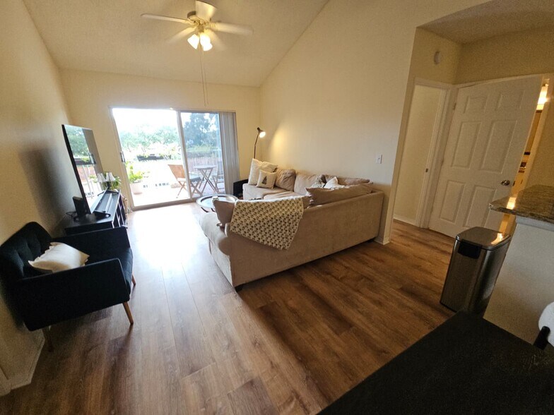 Building Photo - 1590 S 42nd Cir