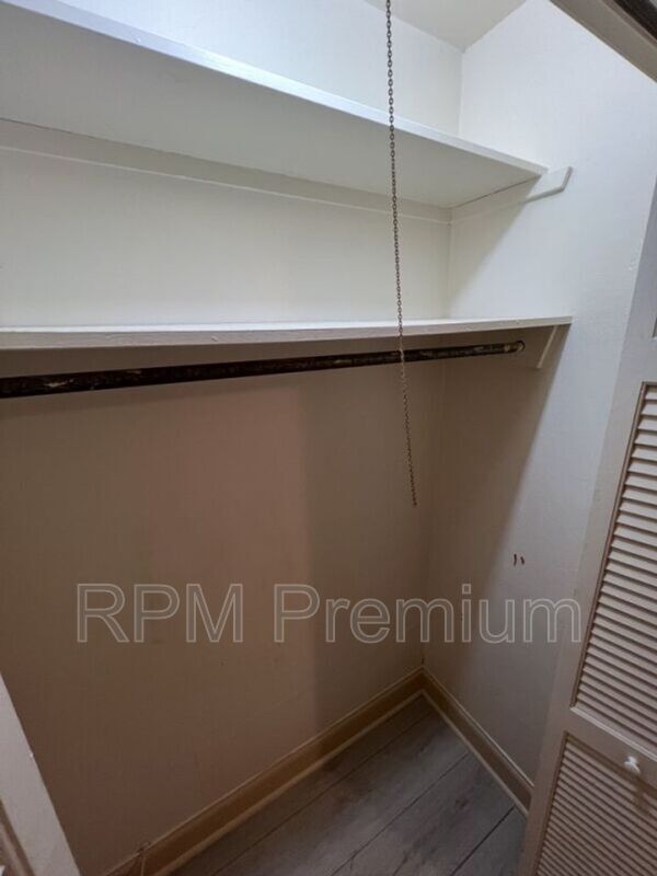 Building Photo - 8823 Cefalu Dr