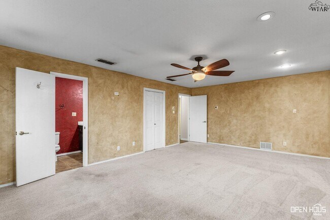 Building Photo - 5639 Johnson Rd