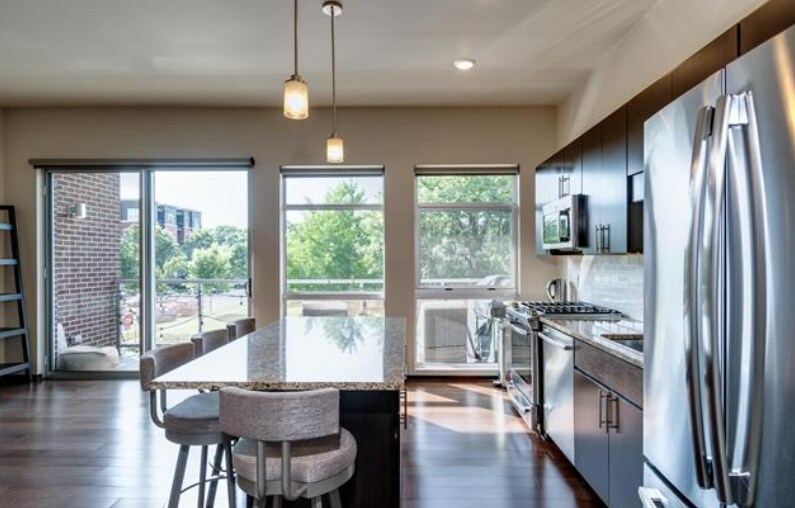 Building Photo - 803 E Mifflin St