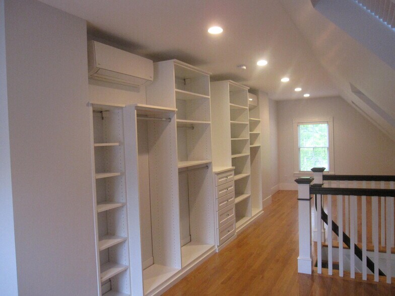Building Photo - 567 Commonwealth Ave