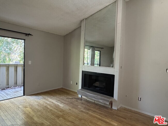 Building Photo - 18433 Hatteras St