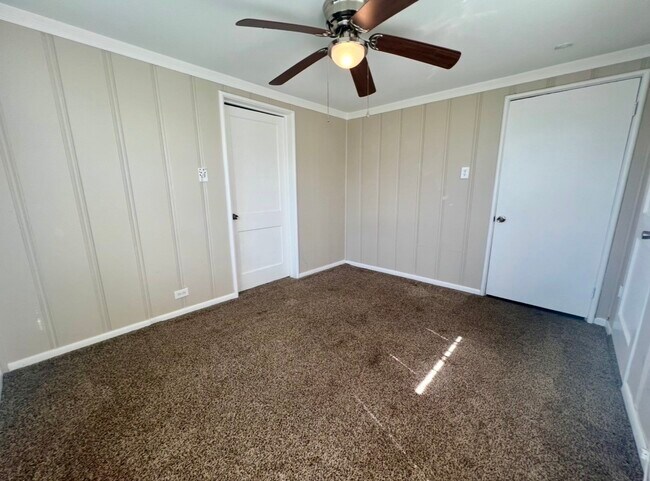 Building Photo - 415 Randall St