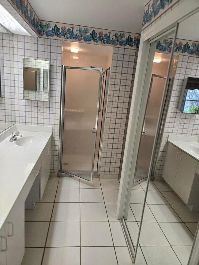 Building Photo - 4234 SE Home Way