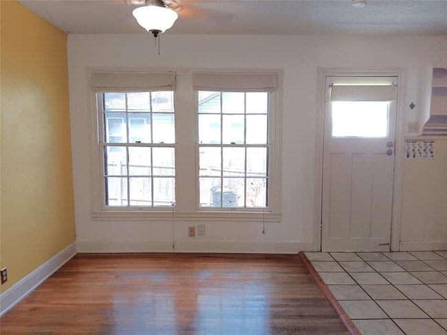 Building Photo - 2003 Montclaire St