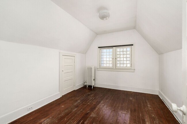 Building Photo - 29 Wiggins St