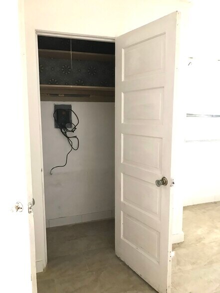 Building Photo - 1402 High St