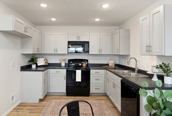 Building Photo - Newly Built 3 Bedroom Duplex