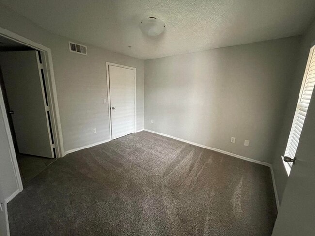 Building Photo - AVAILABLE ON JULY 1ST. BEAUTIFUL 1/1 CONDO...