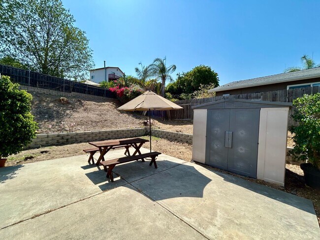 Building Photo - 4 Bed, 2 Bath in the Heart of Santee!