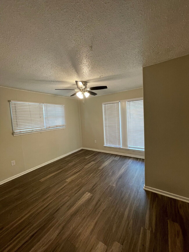 Building Photo - Stunning 3-Bed, 2-Bath Retreat in Lubbock ...