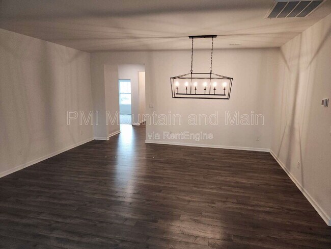 Building Photo - 299 Ridgeview Ln