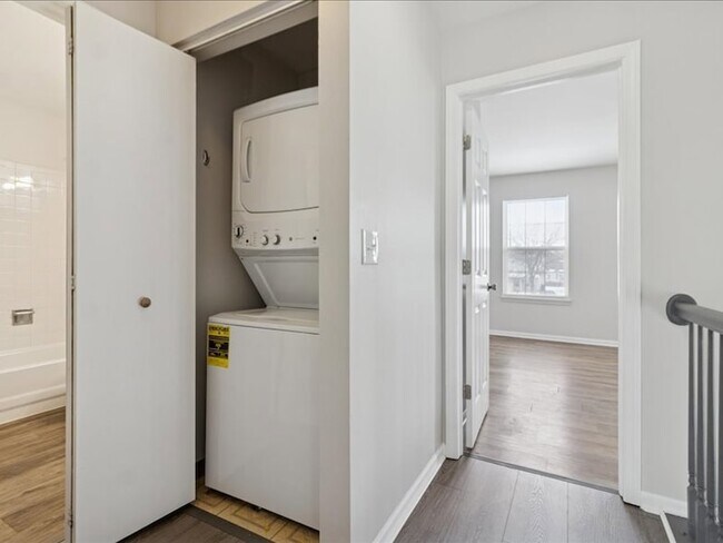 Building Photo - 14228 S Napa Cir