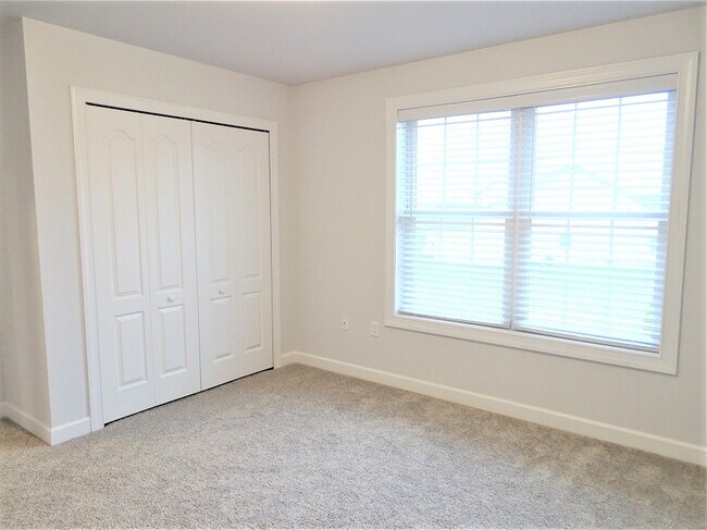 Building Photo - 1405 Fieldstone Dr