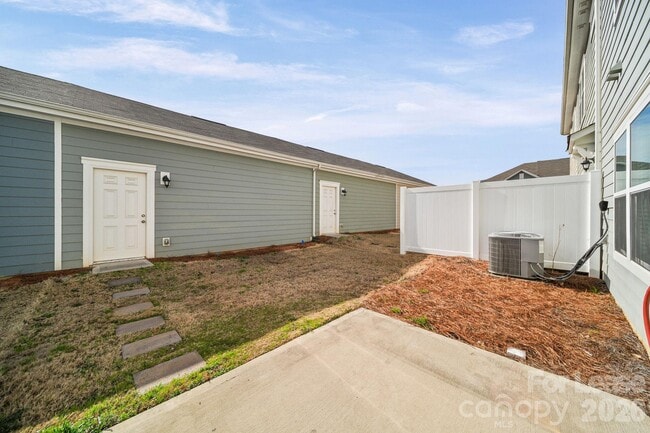 Building Photo - 410 Kenwood Vw