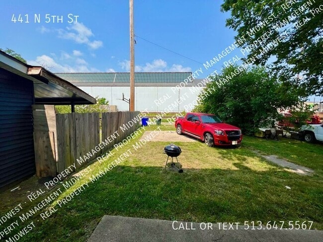 Building Photo - 441 N 5th St