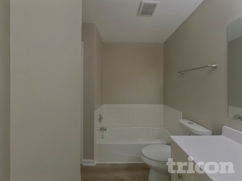 Building Photo - 14098 Yosemite Ave S