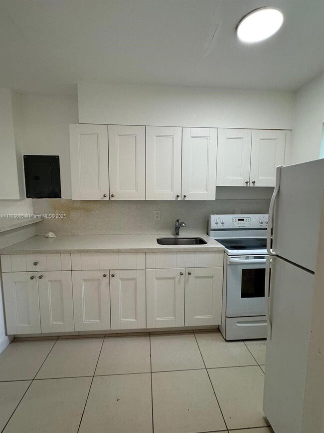 Building Photo - 680 NE 88th Terrace