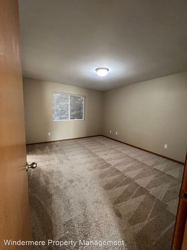 Building Photo - 3 br, 2.5 bath House - 6878 Aquene Loop Ne