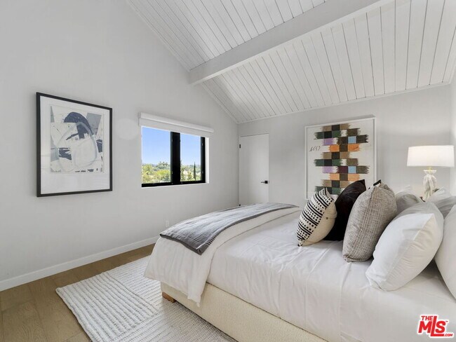 Building Photo - 2304 Vestal Ave