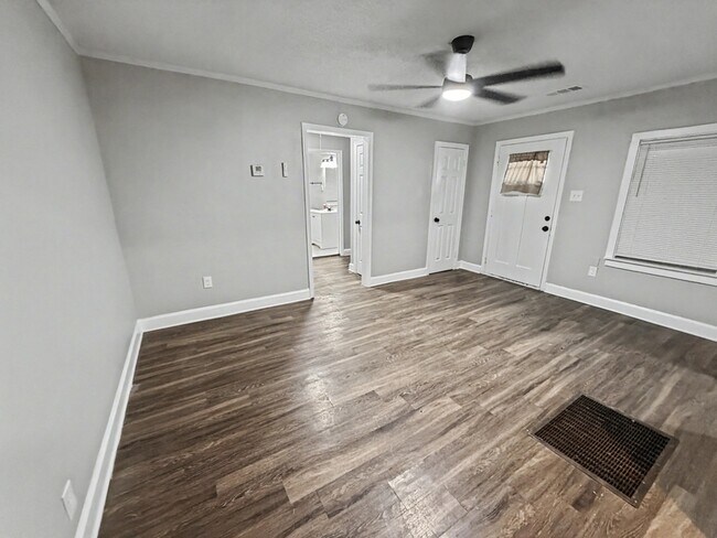 Building Photo - 1473 Oberle Ave
