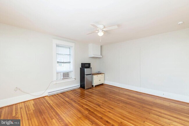 Building Photo - 545 N Loudoun St