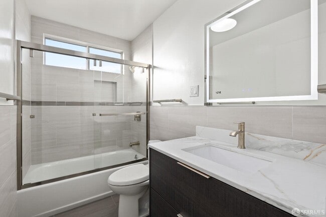 Building Photo - 3100 Taraval St