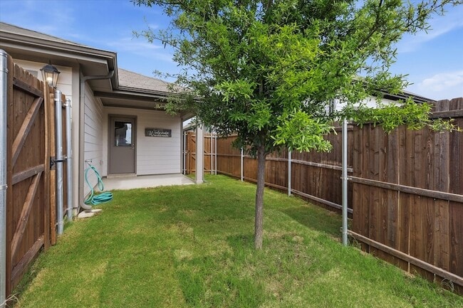 Building Photo - 2821 Bursera Ln