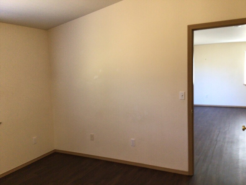 Building Photo - 19403 Valley View Dr