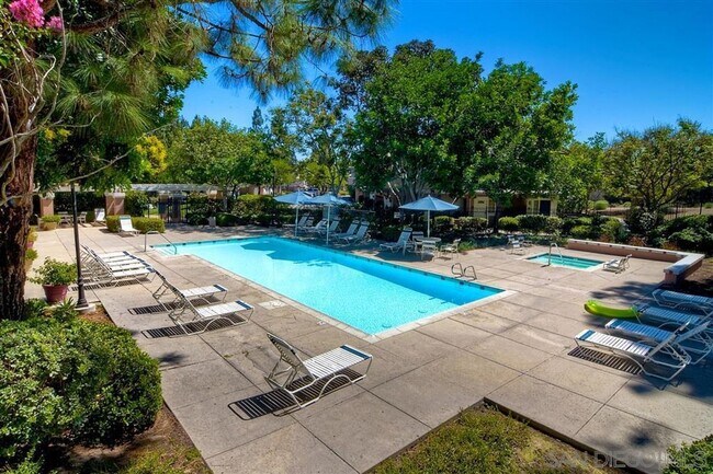 Building Photo - Charming 2B/2BA Condo with Patio and Pool Access in Carmel Mountain