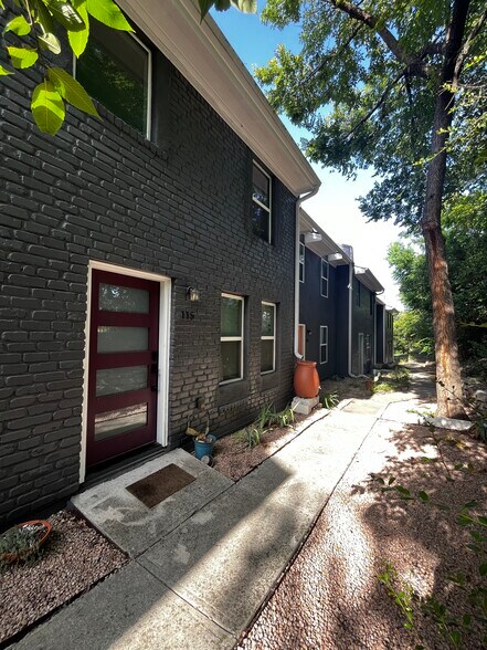 Building Photo - 6211 Manor Rd