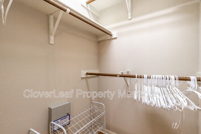 Building Photo - 9610 Rocksprings St