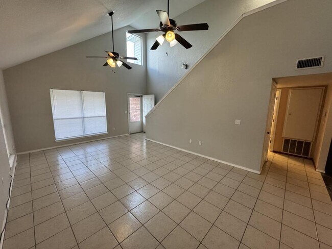 Building Photo - 2504 Tanglewood Ct