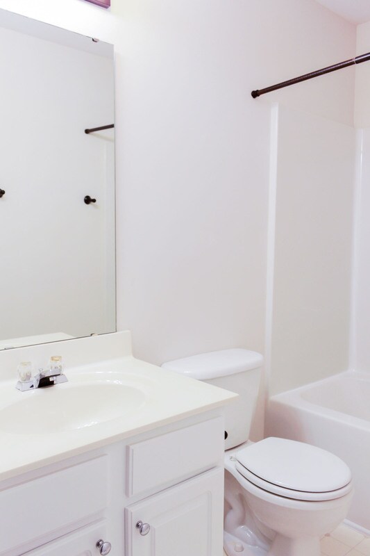 Building Photo - 2204 Valley Haven Dr