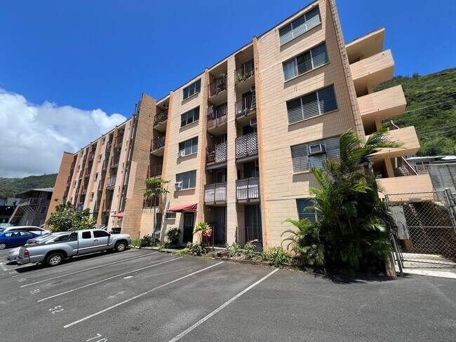 Building Photo - 392 sqft Studio with 1-bathroom, 1-parking in Palolo Gardens