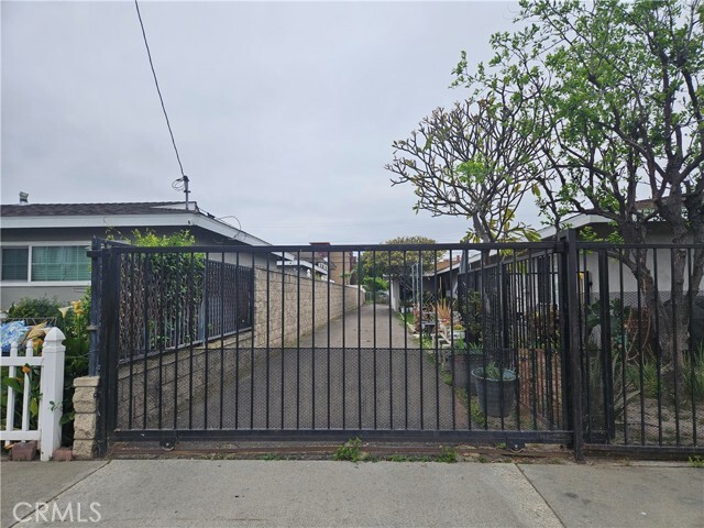 Building Photo - 5933 Burnham Ave