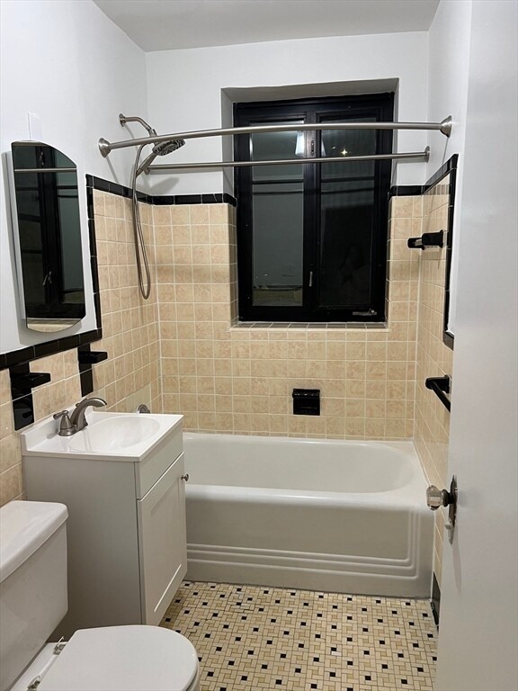 Building Photo - 65 Strathmore Rd