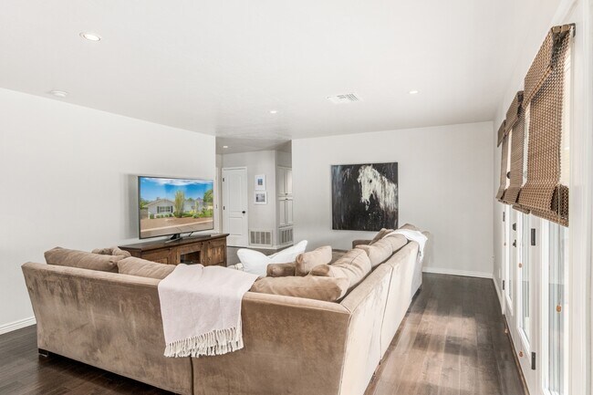 Building Photo - 5214 N 43RD PL