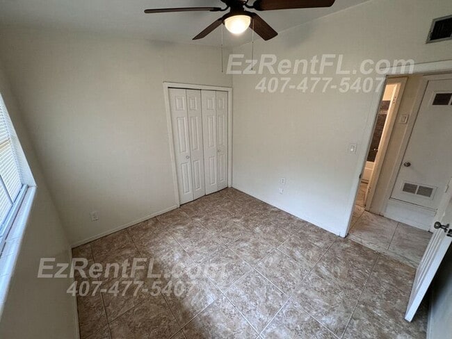 Building Photo - 6132 Oakcrest Cir