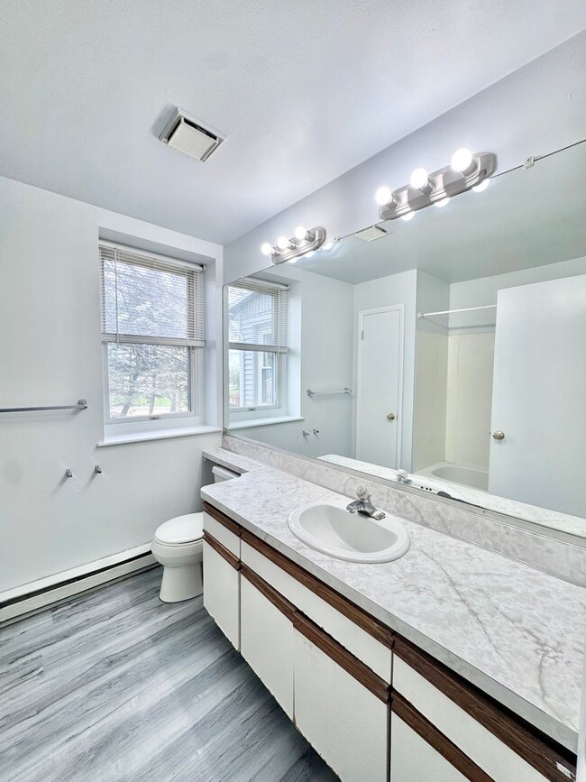 Building Photo - 8361 Schantz Rd