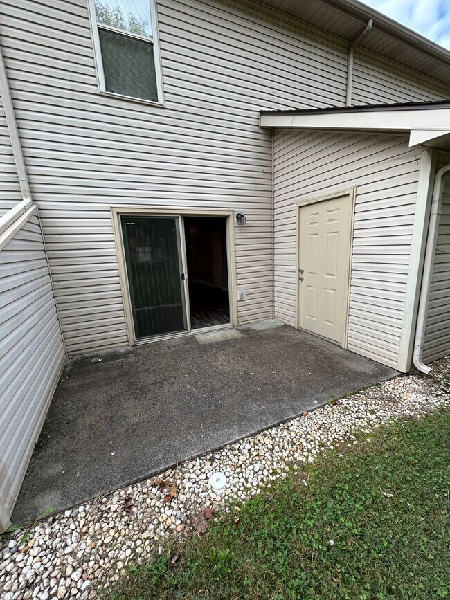 Building Photo - 1524 Pearl Ave