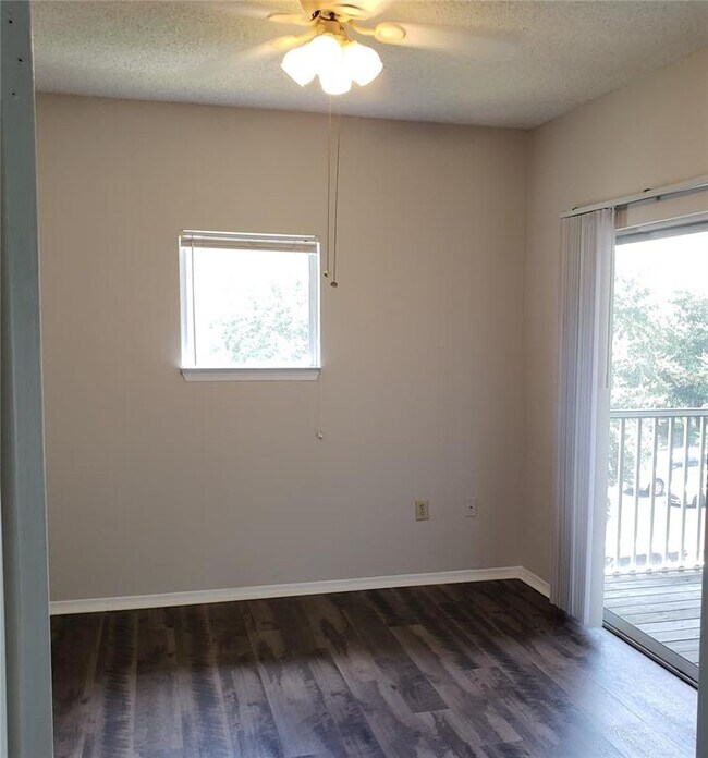 Building Photo - 4211 Chatham Oak Ct