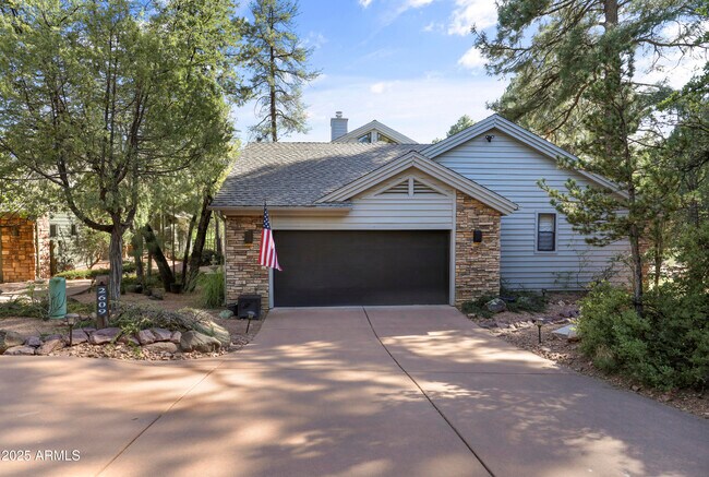 Building Photo - 2609 E Pine Island Ln