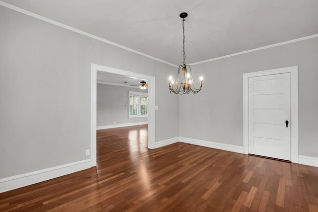 Building Photo - Renovated 3 Bedroom 2 Bath Home for Rent!